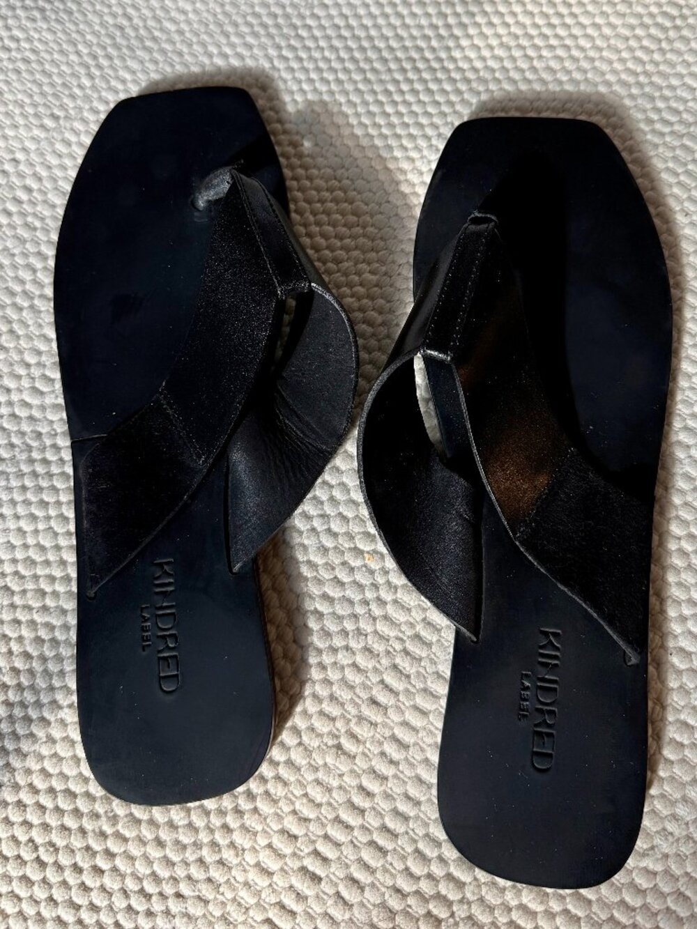 Like New Kindred Label Hannah Thong Strap Folding Sandals, Size 39